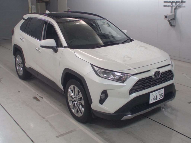 Import and buy TOYOTA RAV4 2019 from Japan to Nairobi, Kenya