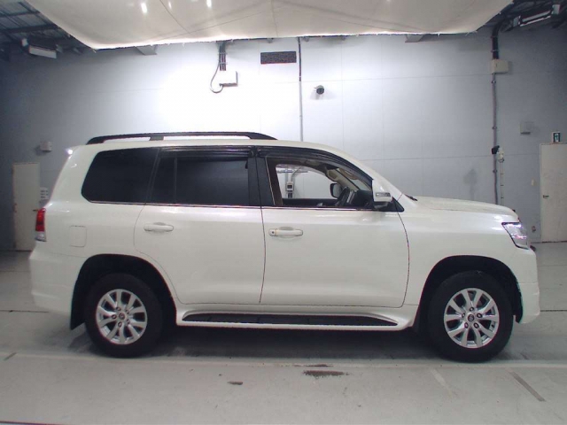 Import and buy TOYOTA LAND CRUISER 2017 from Japan to Nairobi, Kenya