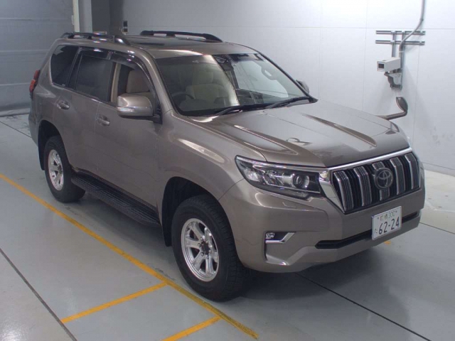 Import and buy TOYOTA LAND CRUISER PRADO 2017 from Japan to Nairobi, Kenya