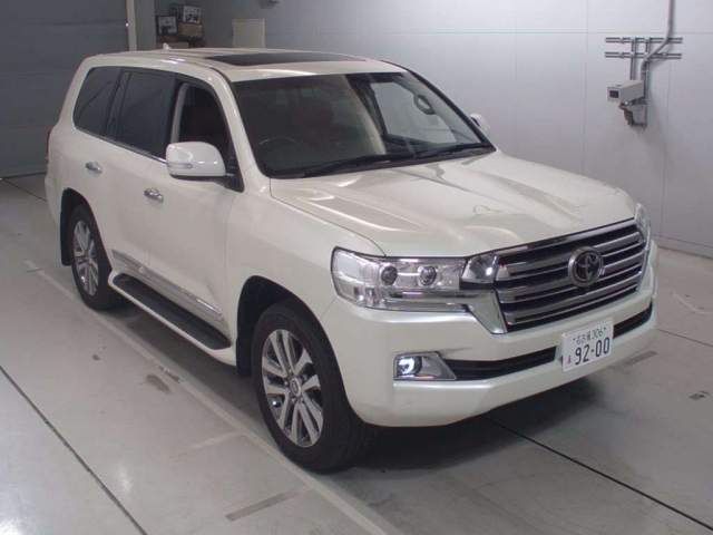 Import and buy TOYOTA LAND CRUISER 2018 from Japan to Nairobi, Kenya