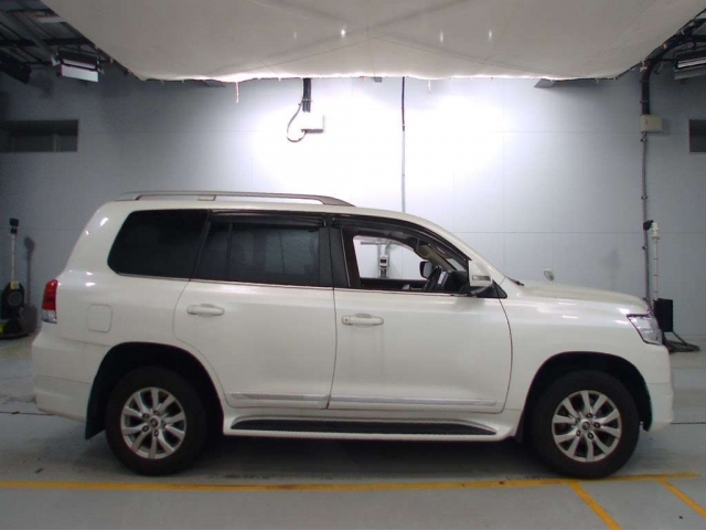 Import and buy TOYOTA LAND CRUISER 2017 from Japan to Nairobi, Kenya