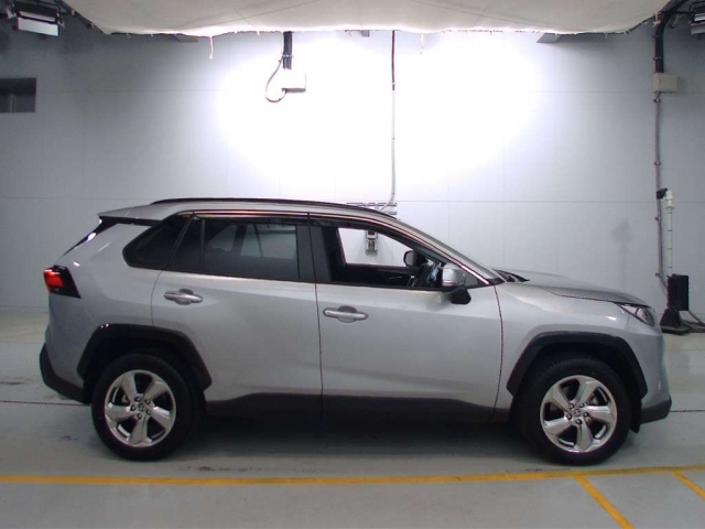 Import and buy TOYOTA RAV4 2020 from Japan to Nairobi, Kenya