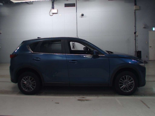 Import and buy MAZDA CX-5 2017 from Japan to Nairobi, Kenya