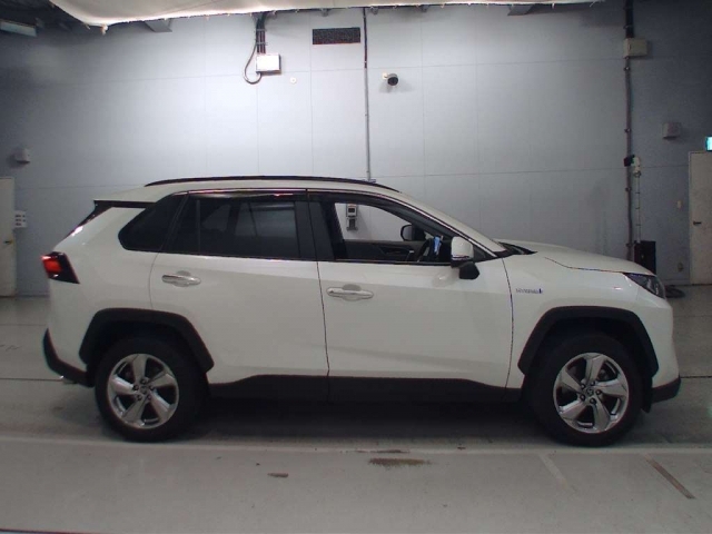 Import and buy TOYOTA RAV4 2019 from Japan to Nairobi, Kenya