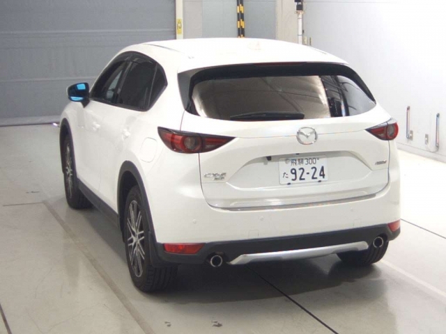 Import and buy MAZDA CX-5 2017 from Japan to Nairobi, Kenya