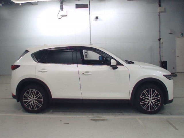 Import and buy MAZDA CX-5 2017 from Japan to Nairobi, Kenya