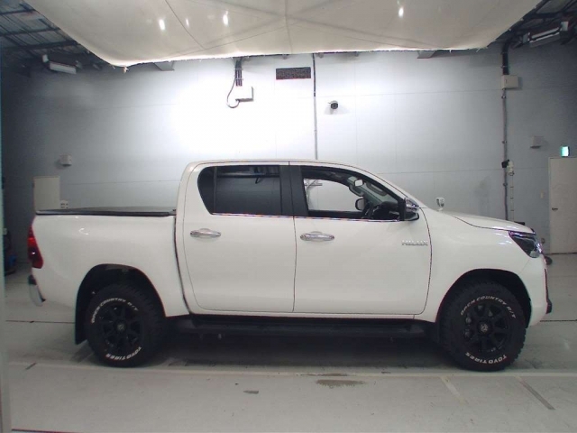 Import and buy TOYOTA HILUX 2020 from Japan to Nairobi, Kenya