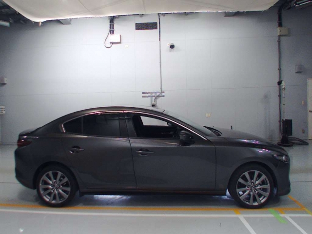 Import and buy MAZDA MAZDA3 2019 from Japan to Nairobi, Kenya