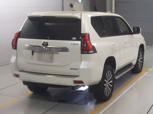 Import and buy TOYOTA LAND CRUISER PRADO 2019 from Japan to Nairobi, Kenya