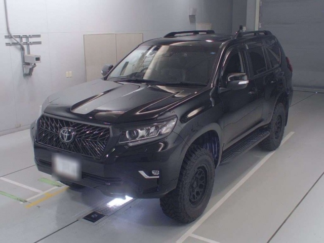 Import and buy TOYOTA LAND CRUISER PRADO 2018 from Japan to Nairobi, Kenya