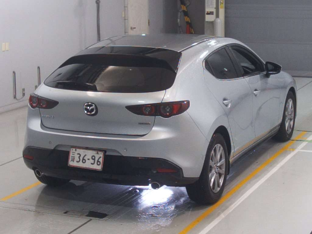 Import and buy MAZDA MAZDA3 FASTBACK 2019 from Japan to Nairobi, Kenya