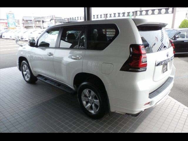 Import and buy TOYOTA LAND CRUISER PRADO 2019 from Japan to Nairobi, Kenya