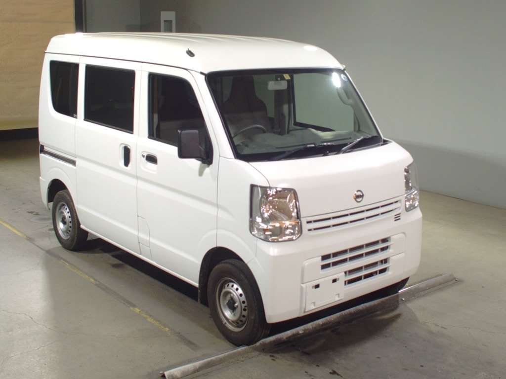 Import and buy NISSAN NV100 CLIPPER 2018 from Japan to Nairobi, Kenya