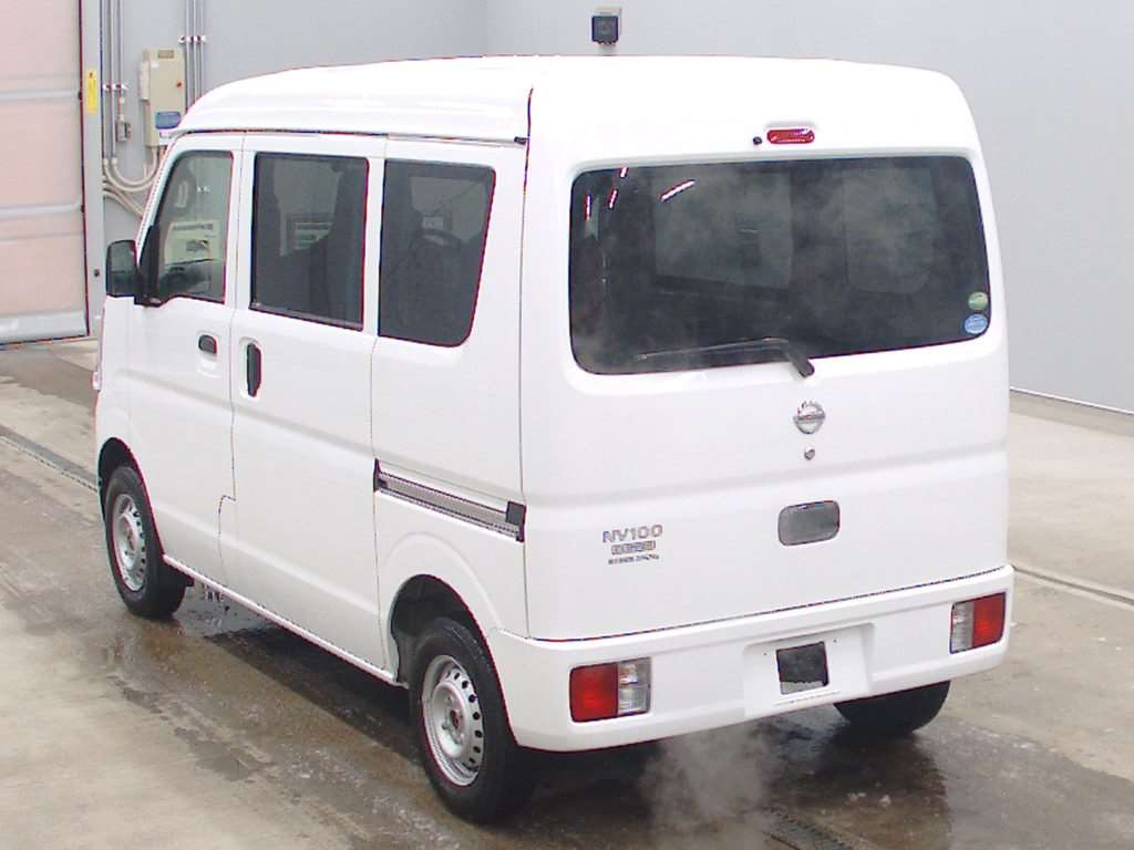 Import and buy NISSAN NV100 CLIPPER 2018 from Japan to Nairobi, Kenya