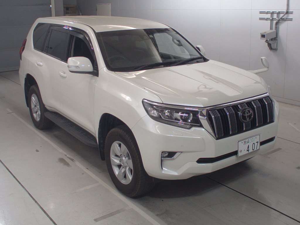 Import and buy TOYOTA LAND CRUISER PRADO 2017 from Japan to Nairobi, Kenya