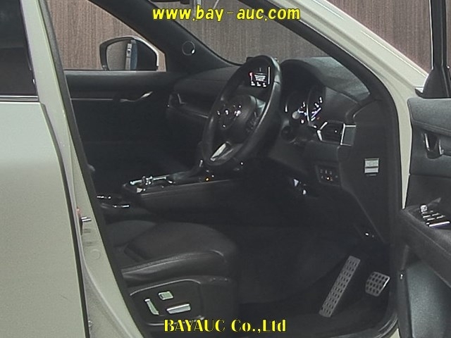 Import and buy MAZDA CX-8 2018 from Japan to Nairobi, Kenya