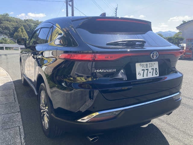 Import and buy TOYOTA HARRIER 2022 from Japan to Nairobi, Kenya