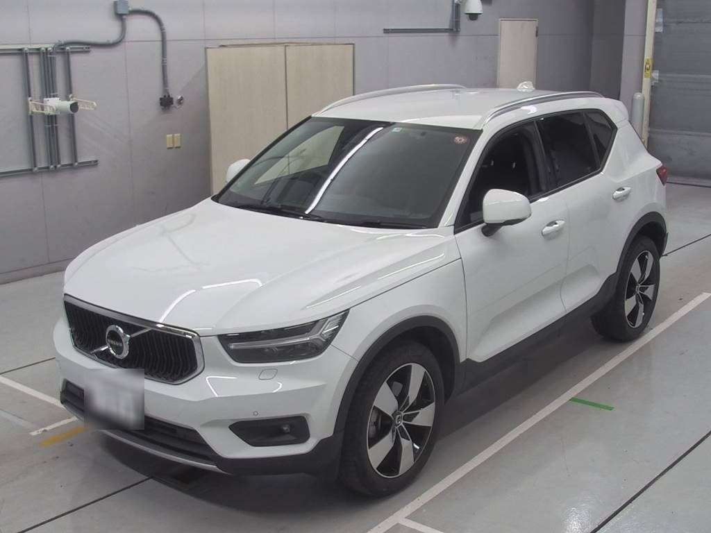 Import and buy VOLVO XC40 2019 from Japan to Nairobi, Kenya