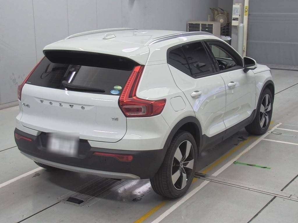 Import and buy VOLVO XC40 2019 from Japan to Nairobi, Kenya