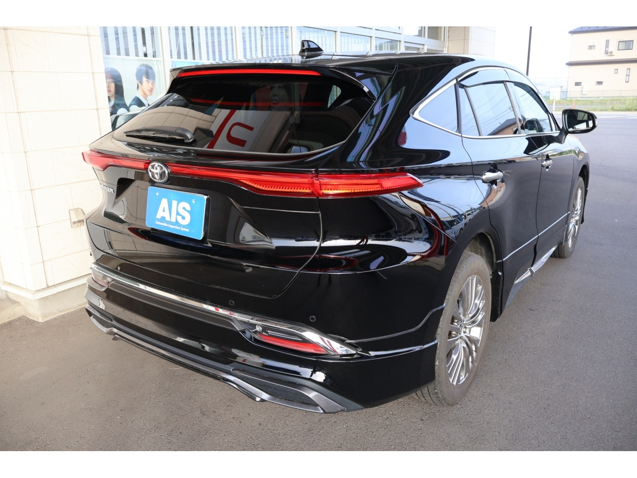 Import and buy TOYOTA HARRIER 2023 from Japan to Nairobi, Kenya