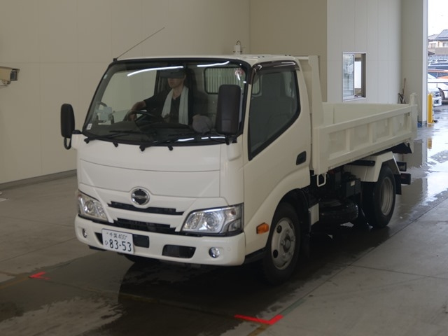 Import and buy HINO DUTRO 2020 from Japan to Nairobi, Kenya