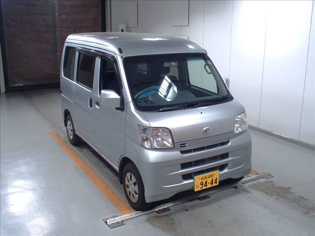 Import and buy DAIHATSU HIJET VAN 2017 from Japan to Nairobi, Kenya