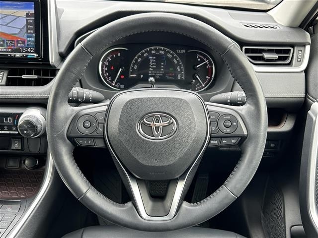 Import and buy TOYOTA RAV4 2019 from Japan to Nairobi, Kenya