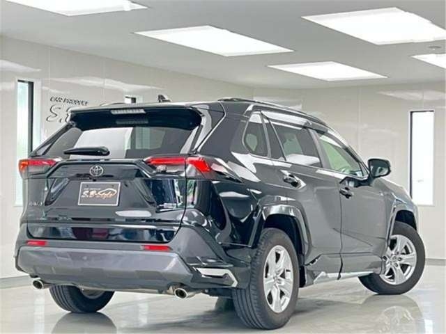 Import and buy TOYOTA RAV4 2019 from Japan to Nairobi, Kenya