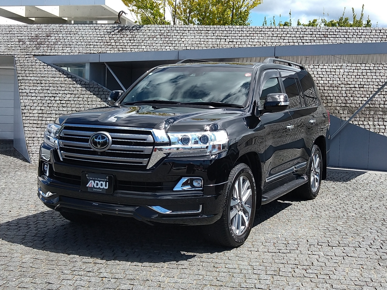 Import and buy TOYOTA LAND CRUISER 2020 from Japan to Nairobi, Kenya