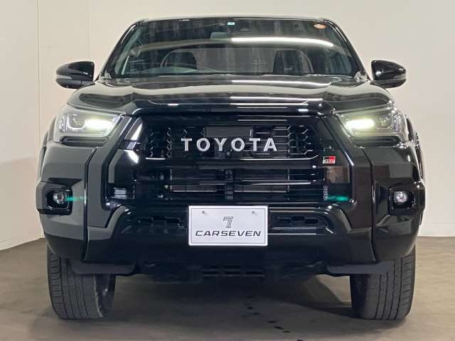 Import and buy TOYOTA HILUX 2022 from Japan to Nairobi, Kenya