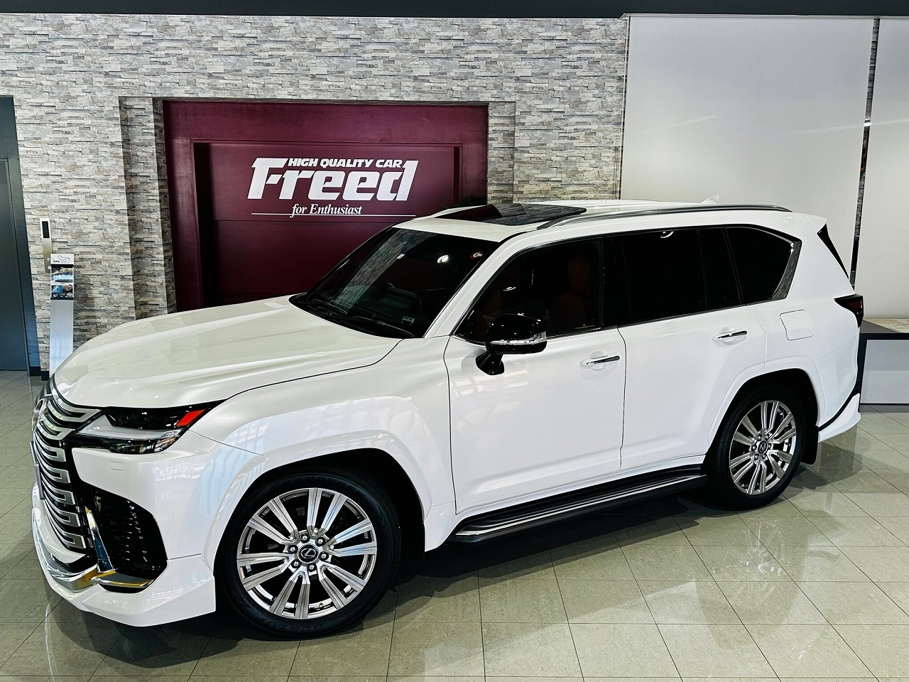 Import and buy LEXUS LX 2022 from Japan to Nairobi, Kenya