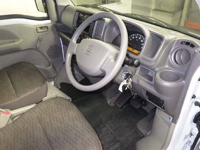 Import and buy NISSAN NV100 CLIPPER 2018 from Japan to Nairobi, Kenya