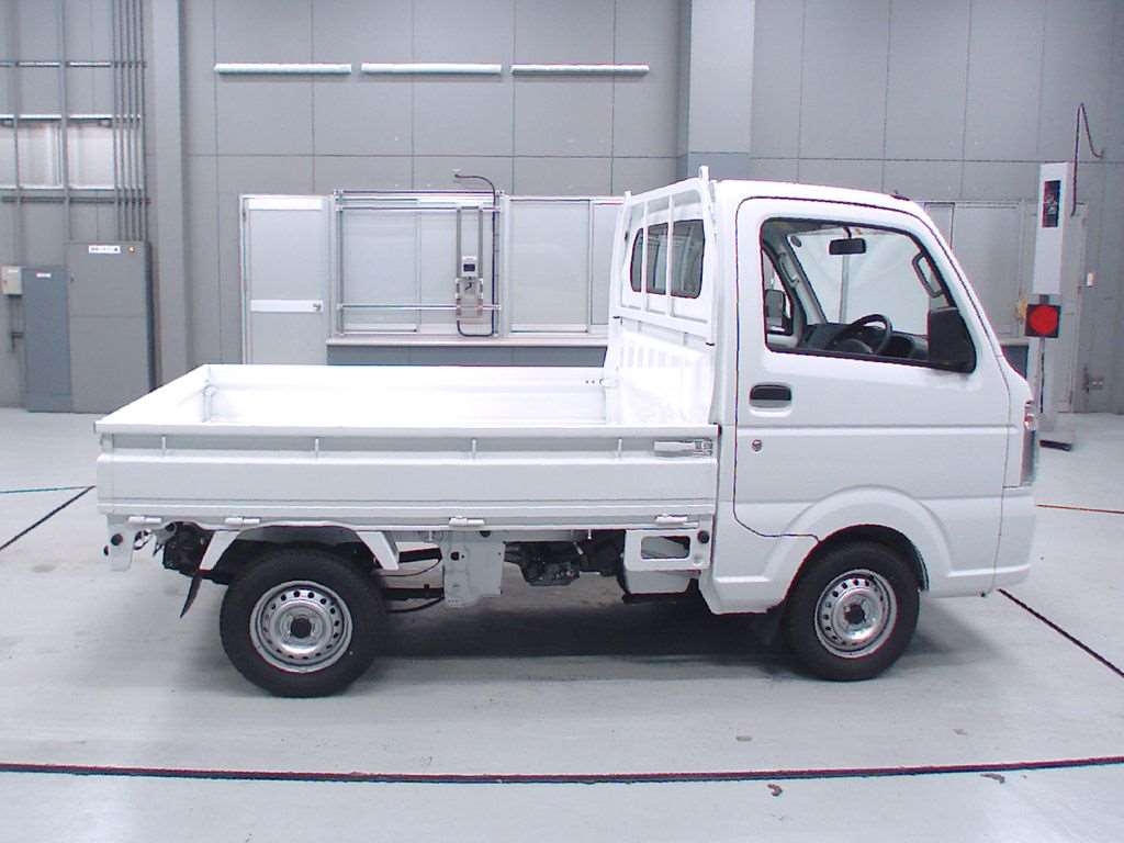 Import and buy SUZUKI CARRY TRUCK 2018 from Japan to Nairobi, Kenya