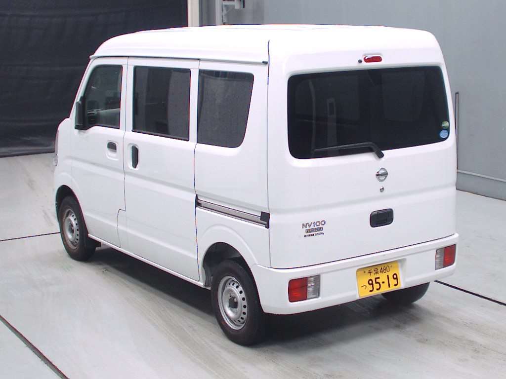 Import and buy NISSAN NV100 CLIPPER 2018 from Japan to Nairobi, Kenya