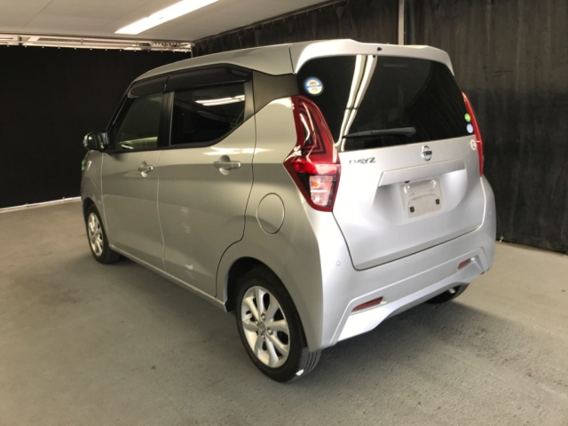 Import and buy NISSAN DAYZ 2020 from Japan to Nairobi, Kenya