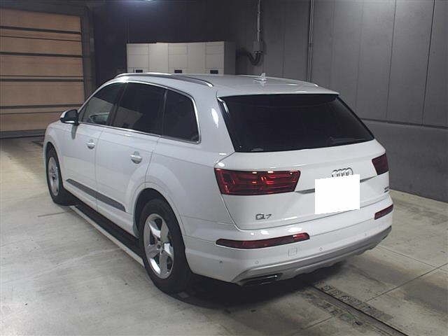 Import and buy AUDI Q7 2018 from Japan to Nairobi, Kenya