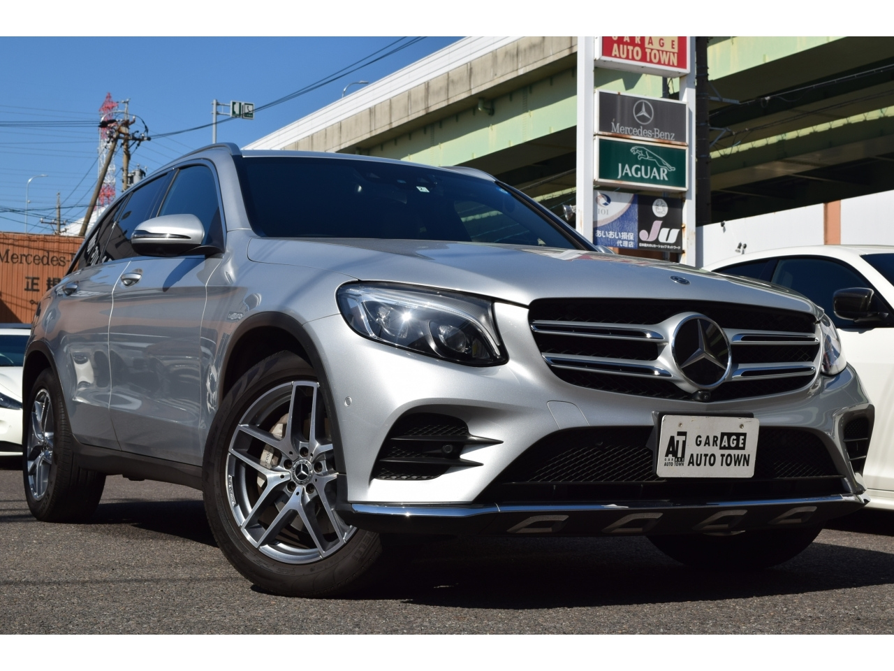 Import and buy MERCEDES BENZ GLC CLASS 2018 from Japan to Nairobi, Kenya