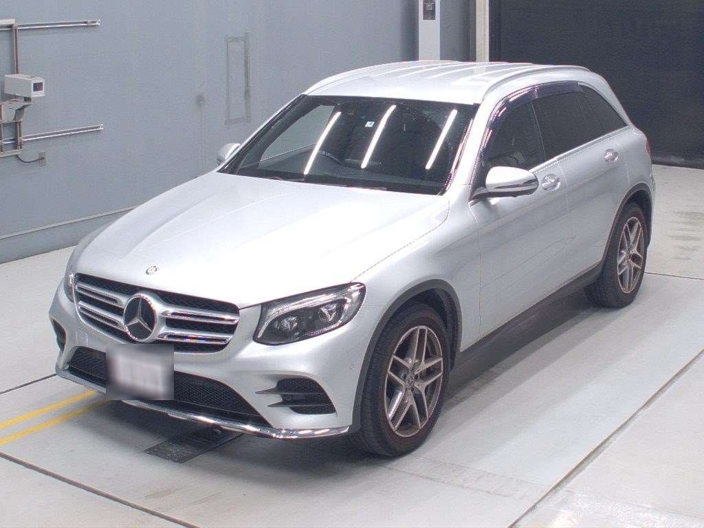 Import and buy MERCEDES BENZ GLC CLASS 2017 from Japan to Nairobi, Kenya