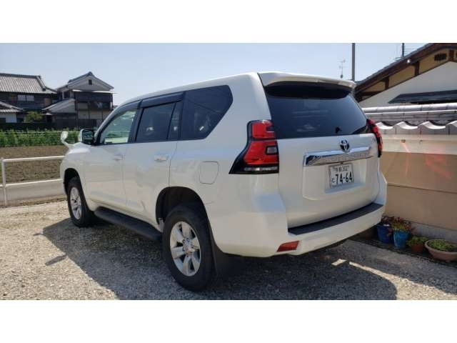 Import and buy TOYOTA LAND CRUISER PRADO 2020 from Japan to Nairobi, Kenya