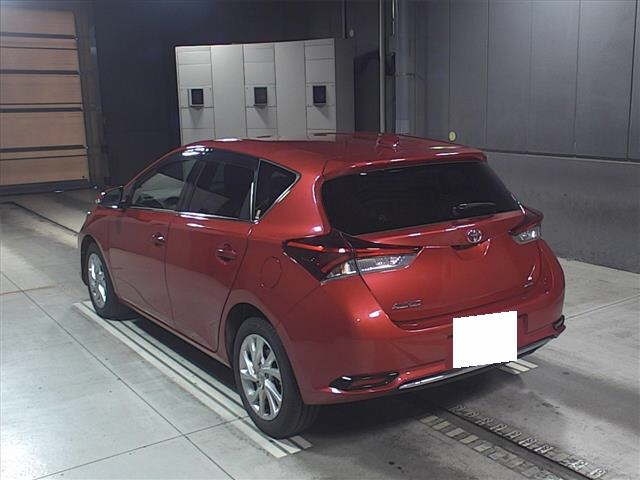 Import and buy TOYOTA AURIS 2018 from Japan to Nairobi, Kenya