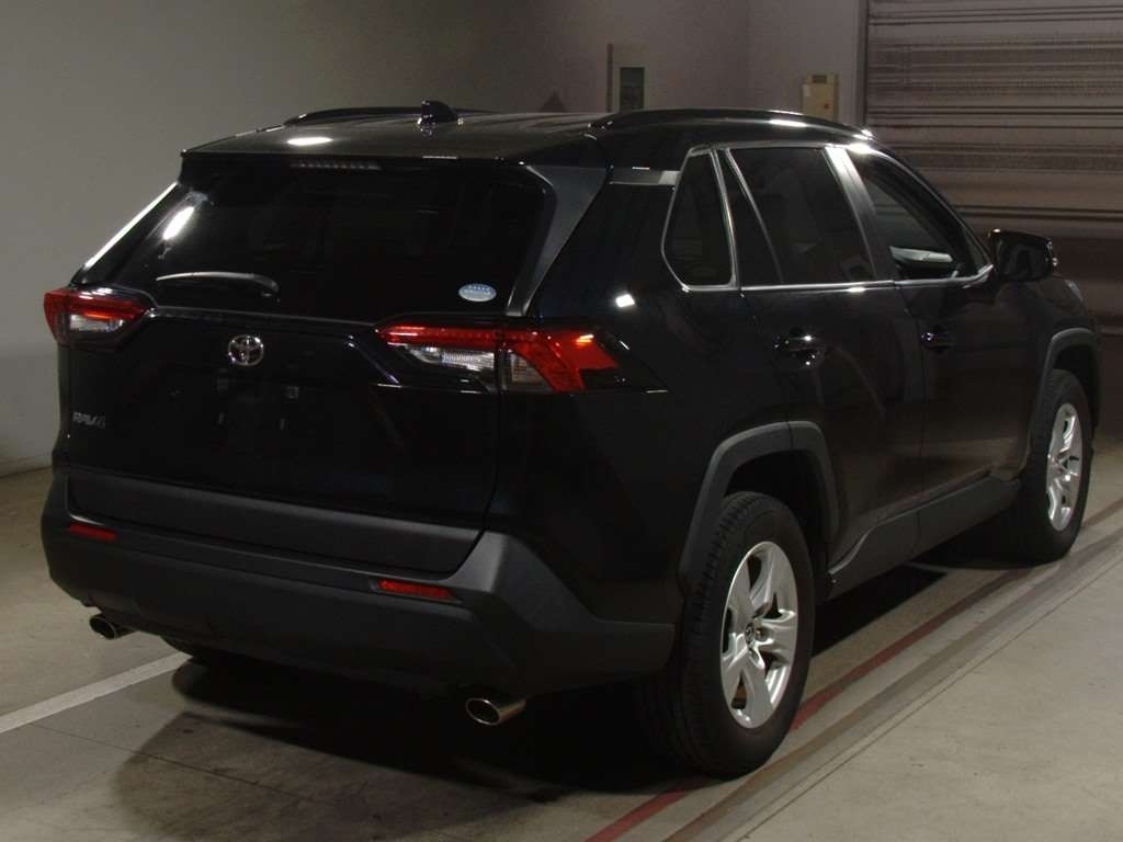 Import and buy TOYOTA RAV4 2019 from Japan to Nairobi, Kenya