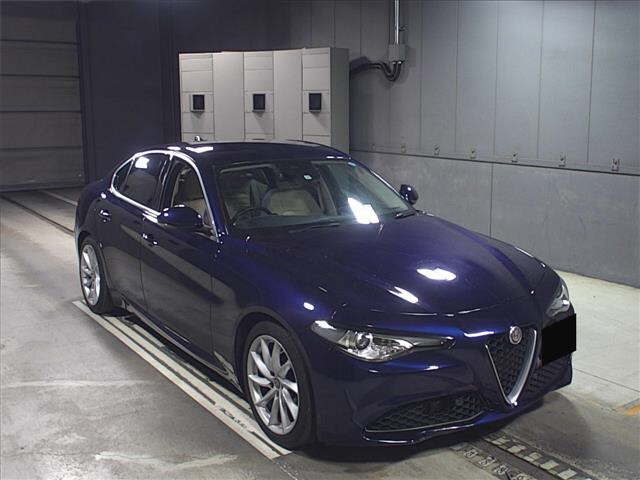 Import and buy ALFA ROMEO GIULIA 2017 from Japan to Nairobi, Kenya