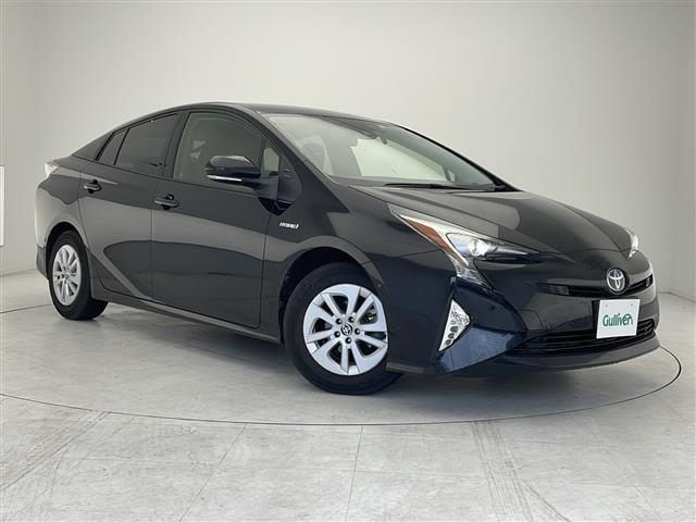 Import and buy TOYOTA PRIUS 2018 from Japan to Nairobi, Kenya