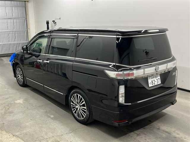 Import and buy NISSAN ELGRAND 2017 from Japan to Nairobi, Kenya