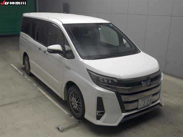 Import and buy TOYOTA NOAH 2017 from Japan to Nairobi, Kenya