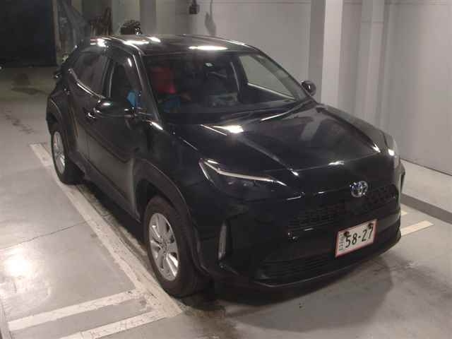 Import and buy TOYOTA YARIS CROSS 2022 from Japan to Nairobi, Kenya