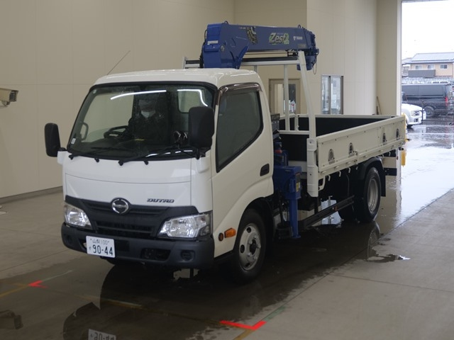 Import and buy HINO DUTRO 2018 from Japan to Nairobi, Kenya