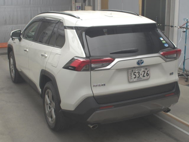 Import and buy TOYOTA RAV4 2019 from Japan to Nairobi, Kenya