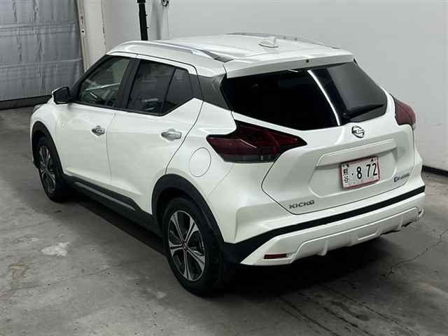 Import and buy NISSAN KIX 2022 from Japan to Nairobi, Kenya