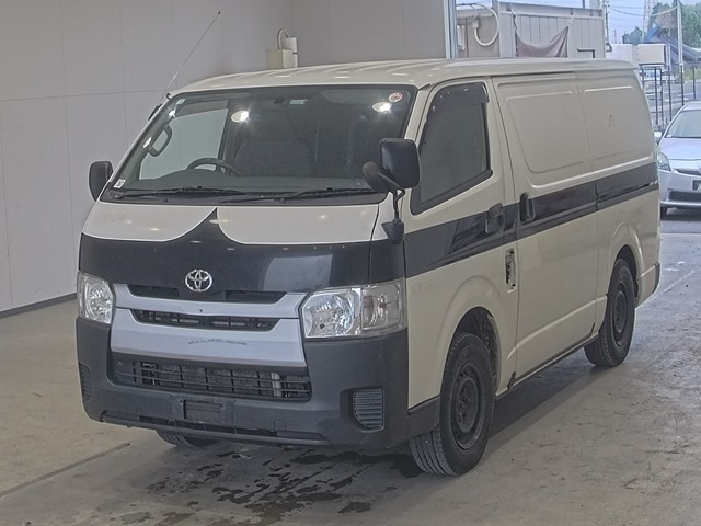 Import and buy TOYOTA HIACE VAN 2017 from Japan to Nairobi, Kenya